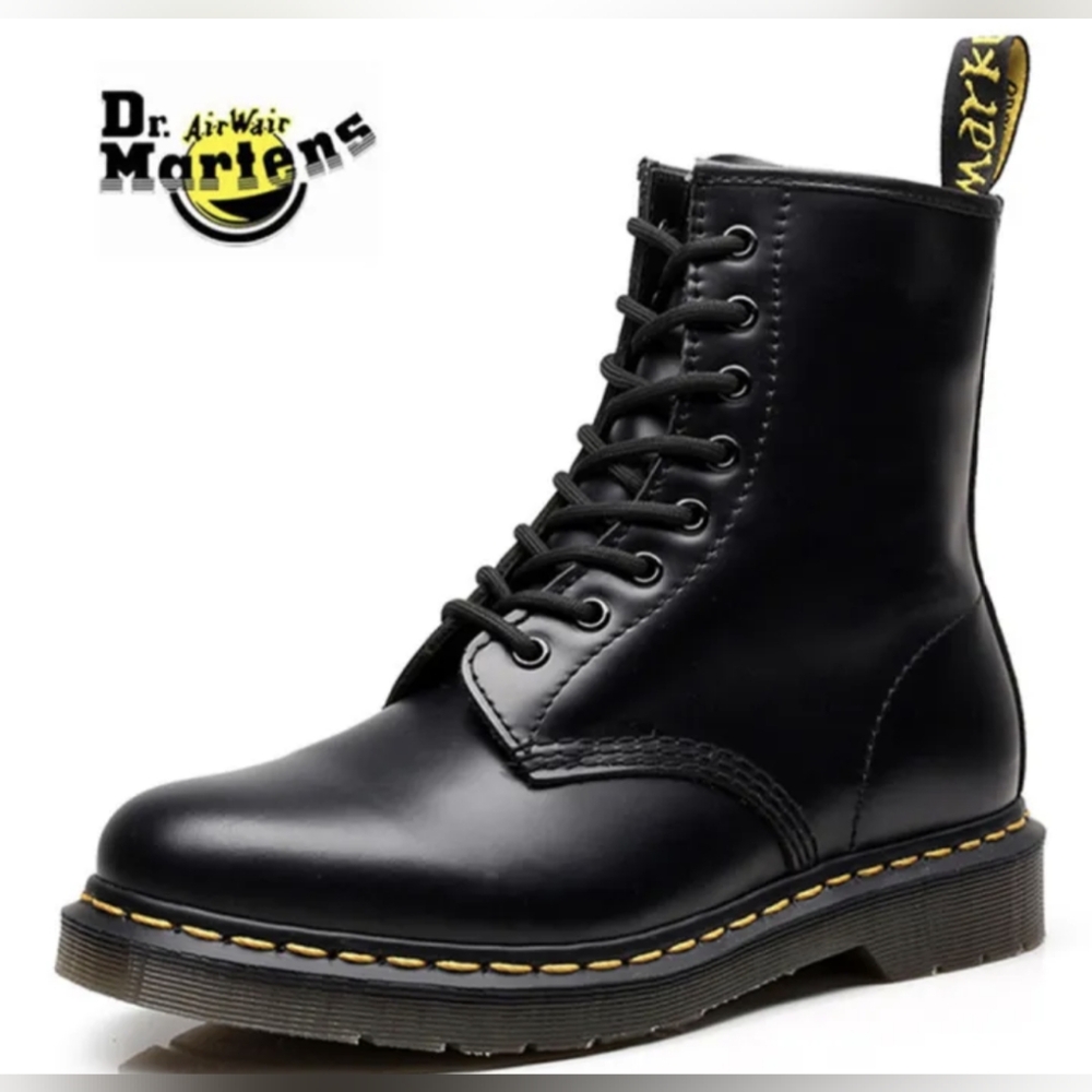 DM Dr Doctor Martens Airwair 1071 Martin Boots